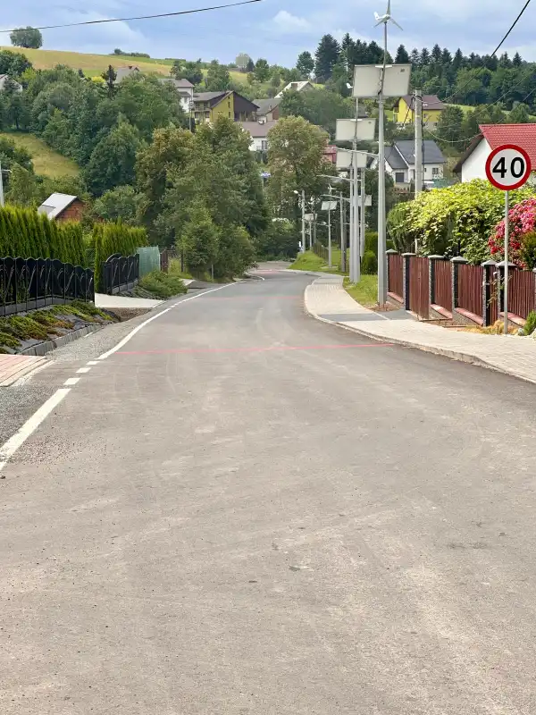 Przebudowa Drogi w Łęce: Nowy Odcinek dla Mieszkańców
