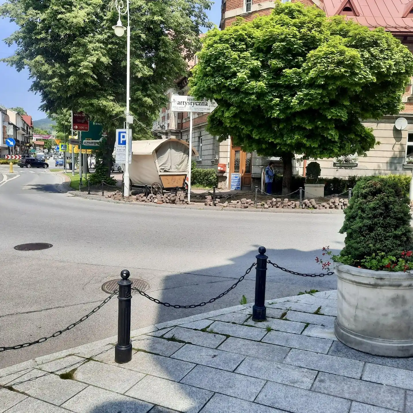 Nowe światło na ulicach Krynicy. Trwa modernizacja