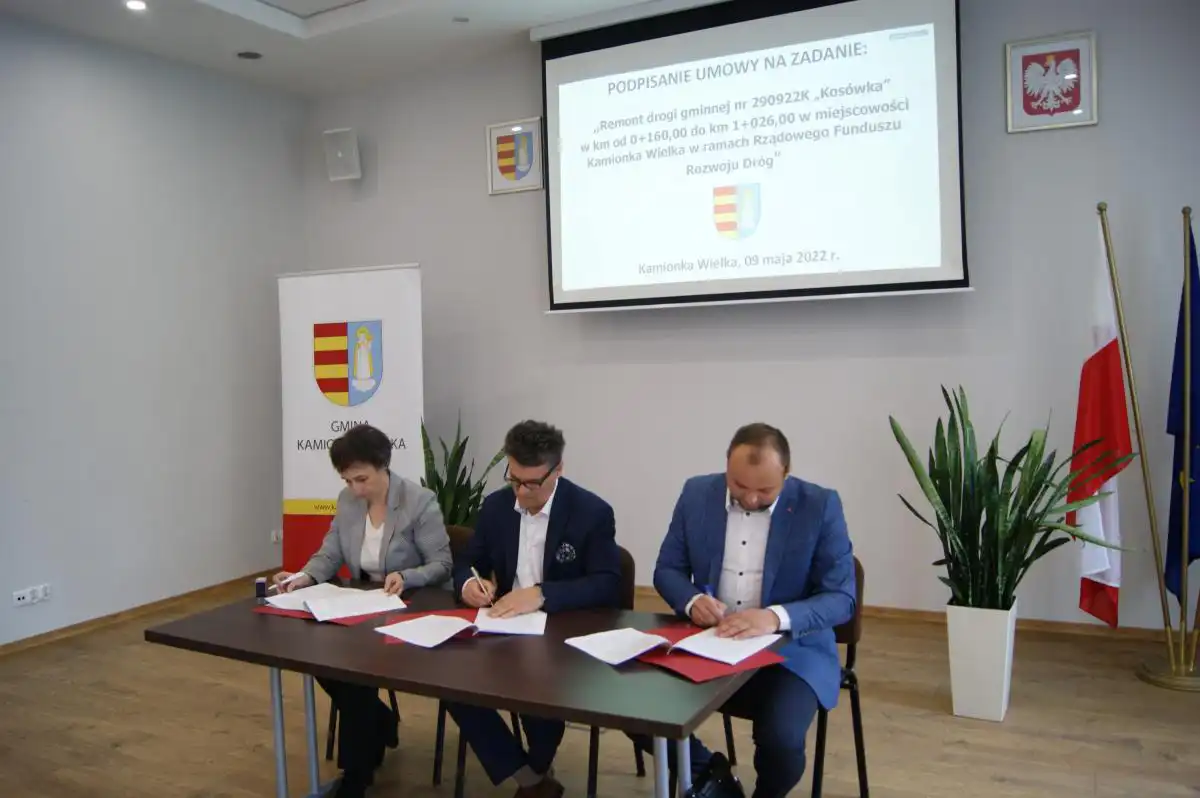 Będzie remont kolejnej drogi w Kamionce Wielkiej. Umowa podpisana