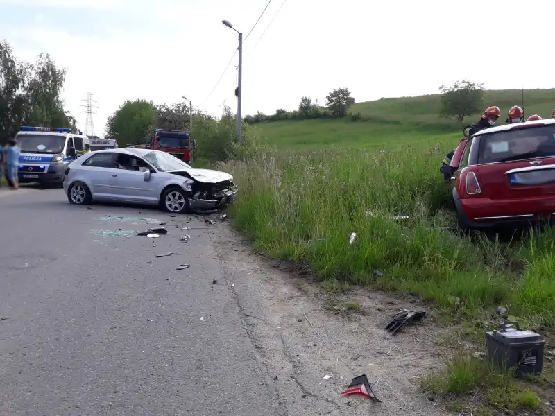 Nowy Sącz: Na ul. Juranda zderzyły się trzy osobówki. Jedna osoba ranna
