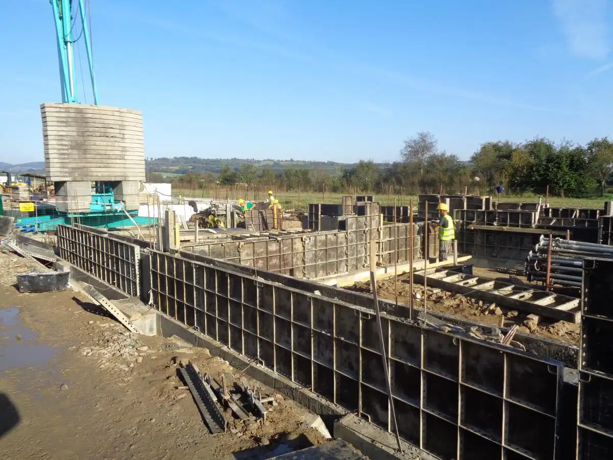 Trwają prace nad rozbudową Szkoły Podstawowej w Stadłach
