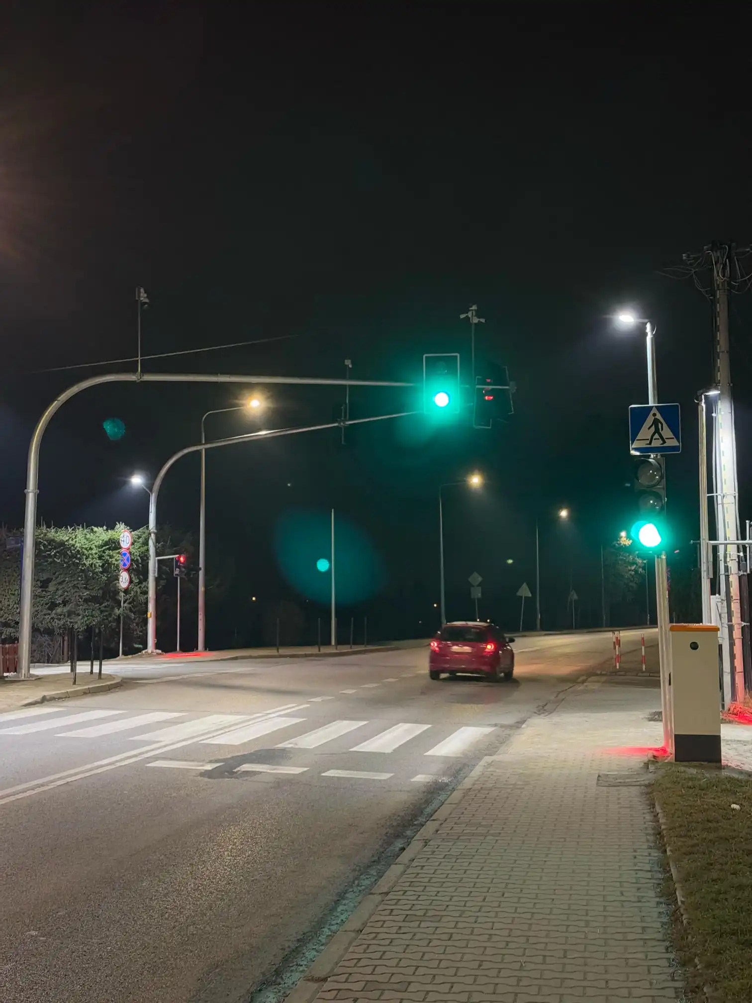 Zawada zyskała nowe światła. Zmiany na skrzyżowaniu z ul. Nawojowską poprawią bezpieczeństwo