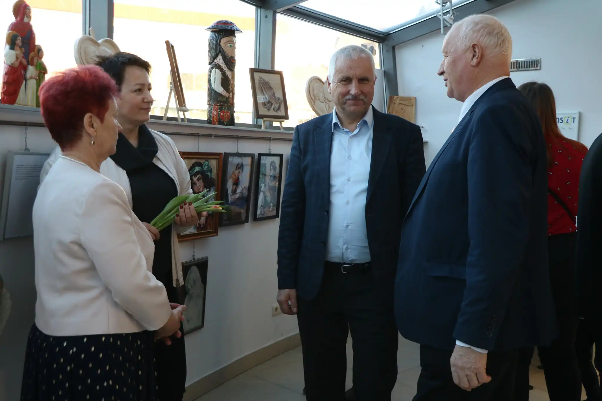 Rodzinna wystawa w Limanowej. Połączenie pokoleń przez sztukę