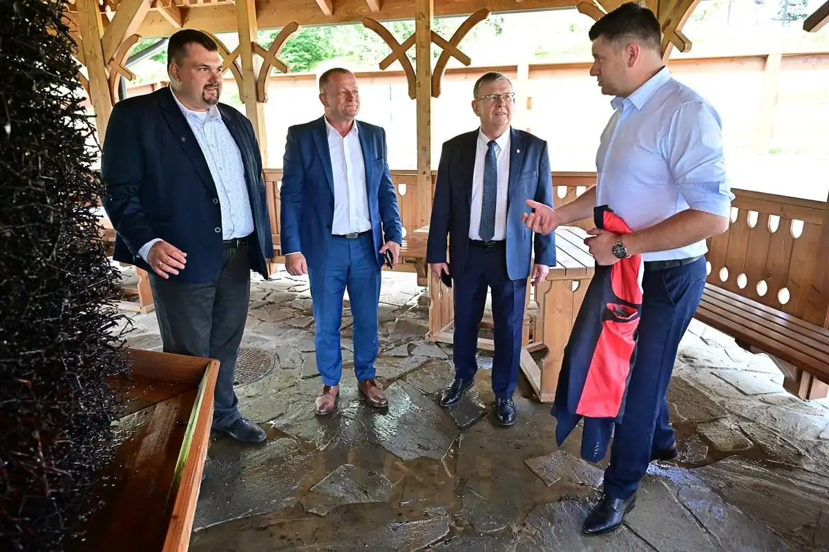 Marszałek Witold Kozłowski z wizytą w Nowym Sączu i Korzennej