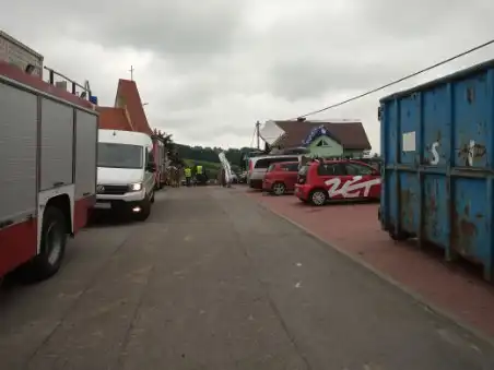 Od rana trwają prace porządkowe po wczorajszej wichurze nad Librantową