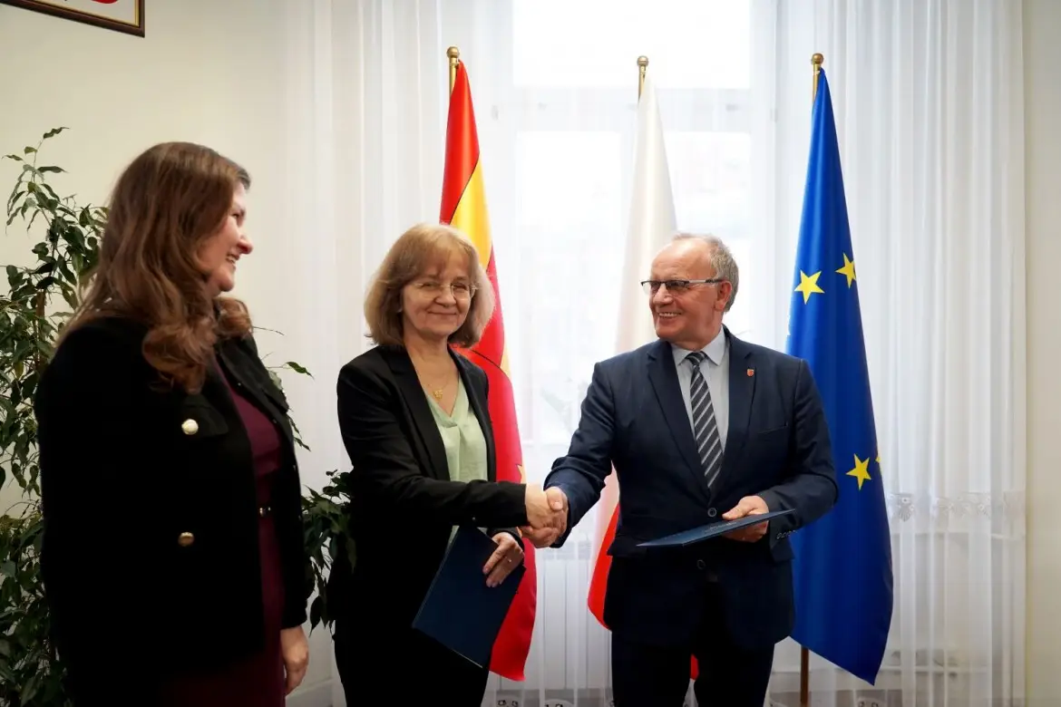 Nowe porozumienie dla młodych. Powiat i uczelnia łączą siły