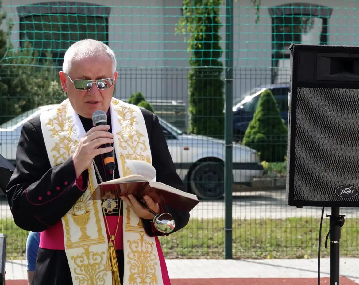 Nowoczesne boisko przy powiatowym ZSZ w Grybowie oficjalnie otwarte