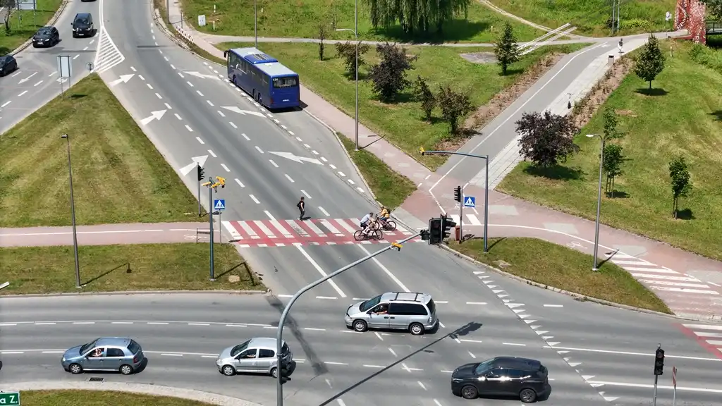 Niechronieni na drodze pod lupą: 275 kontroli i 58 wykroczeń w Nowym Sączu