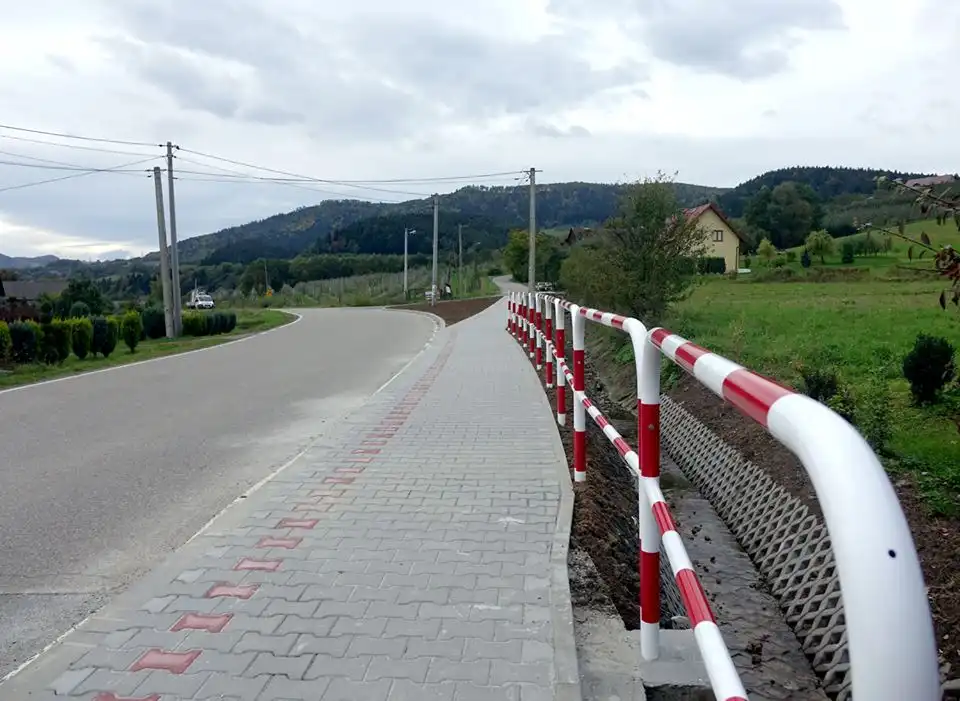 Kolejne pieniądze dla gminy Łososina Dolna tym razem na budowę chodnika