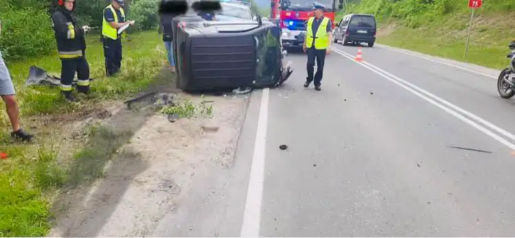 Kraksa w Łabowej. Wśród pasażerów były dzieci