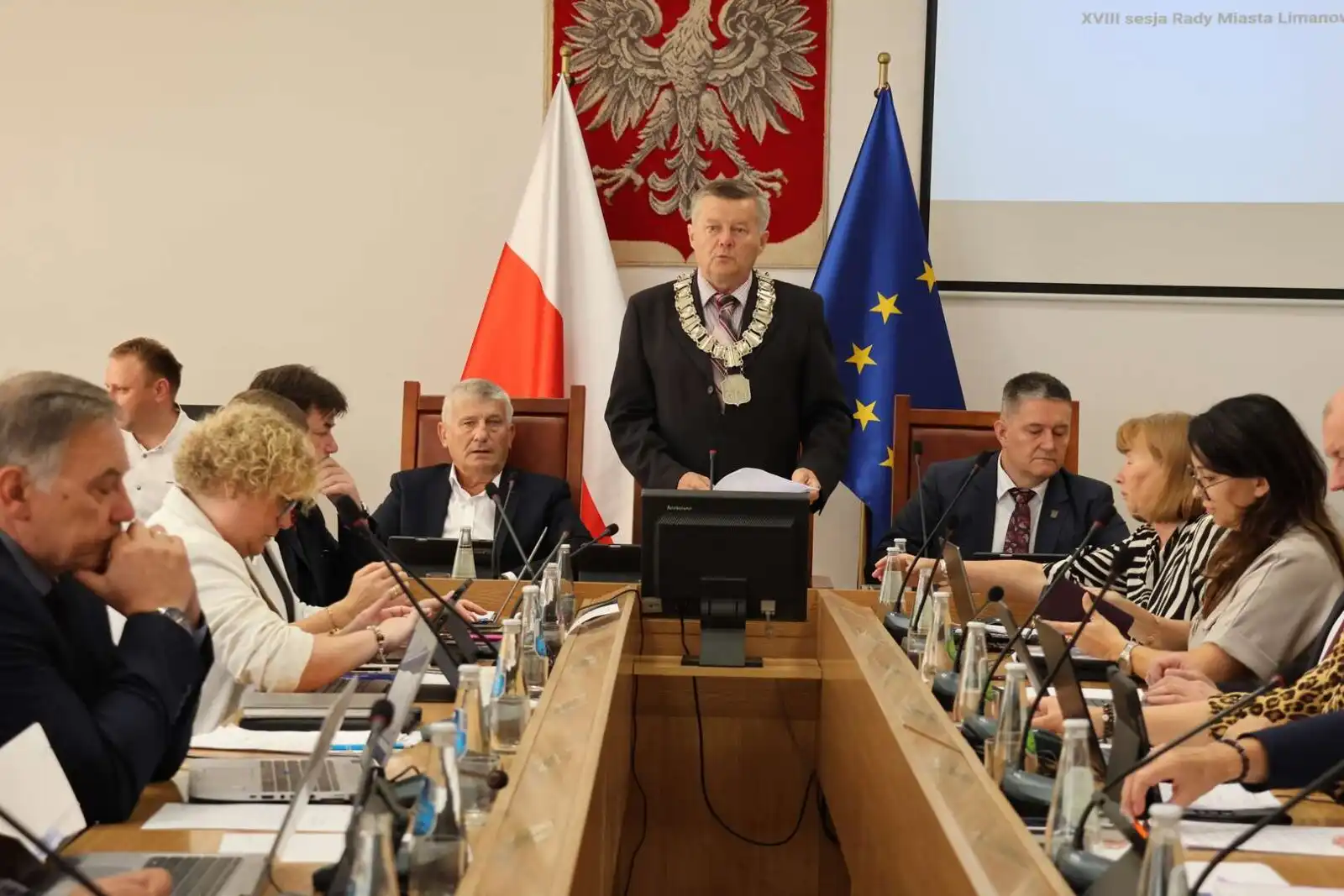XVIII Sesja Rady Miasta Limanowa. Inwestycje, nowe symbole i ważne decyzje