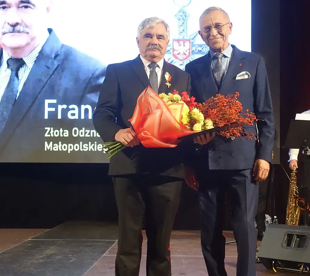 Honor dla zasłużonego samorządowca. Franciszek Kantor odznaczony w Korzennej