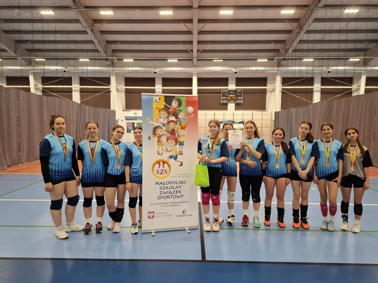 Dziewczęta z „Jedynki” na podium! Sportowa pasja, walka i emocje w Finale Województwa Małopolskiego