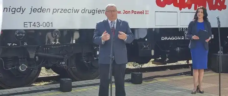 Nowoczesne lokomotywy Dragon 2 wyprodukowane przez Newag trafiły do PKP Cargo