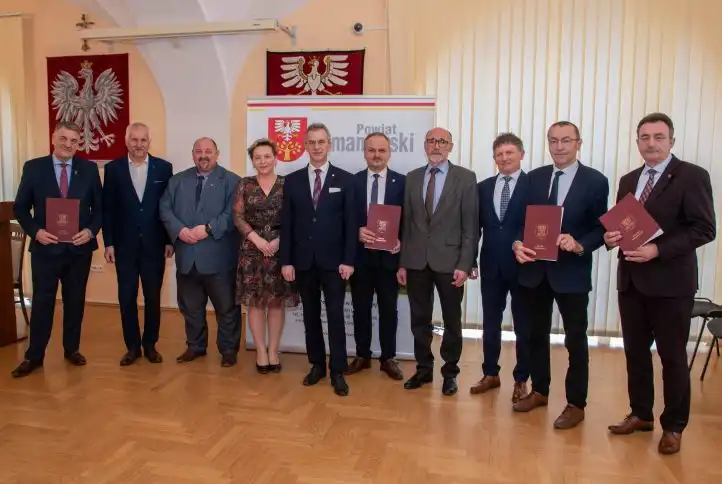 Powiat limanowski przeznaczył kolejne dotacje na sprzęt alarmowy dla OSP