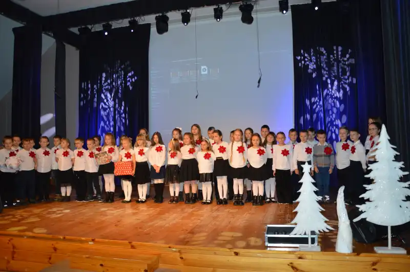 Magia Świąt w Gminie Łososina Dolna. Radość i prezenty dla najmłodszych