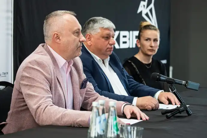 A jednak w Nowym Sączu wybudują Stadion miejski na 8111 miejsc. Aneks do umowy podpisany