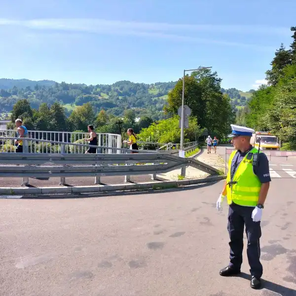 Policjanci z Nowego Sącza i okolicznych miejscowości dbali o bezpieczeństwo i porządek podczas 14. Festiwalu Biegowego