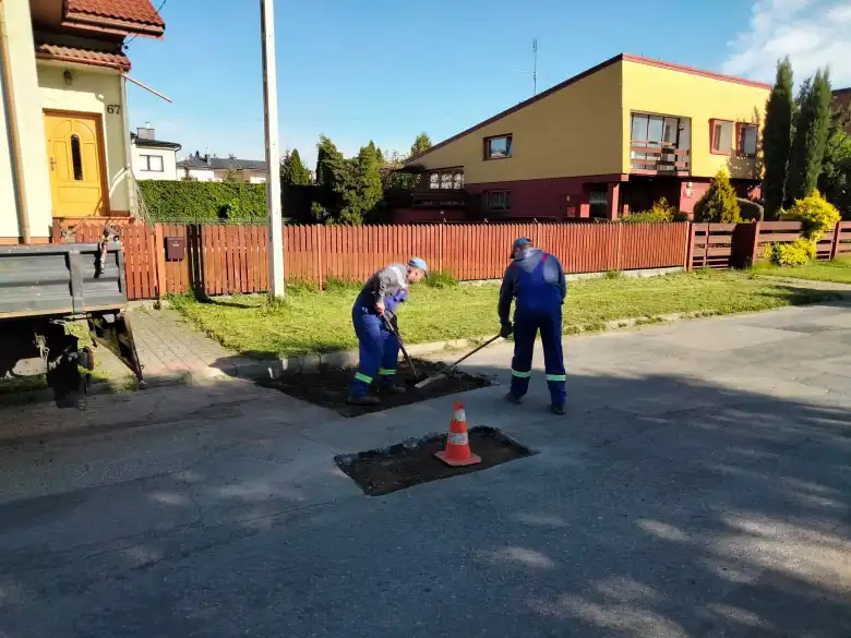 W Nowym Sączu trwają poziomowe naprawy ulic