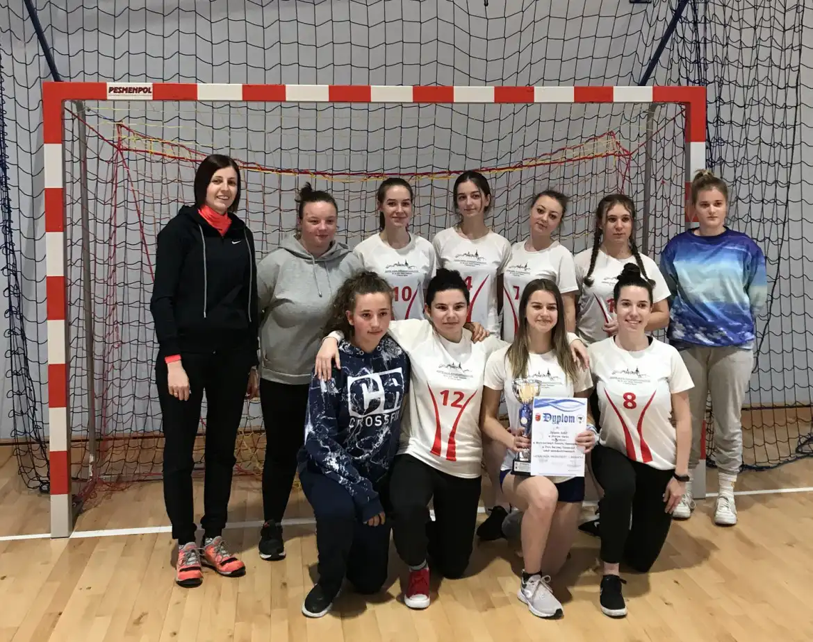 Uczniowie ZS w Starym Sączu reprezentują szkołę w wojewódzkich i rejonowych zawodach sportowych