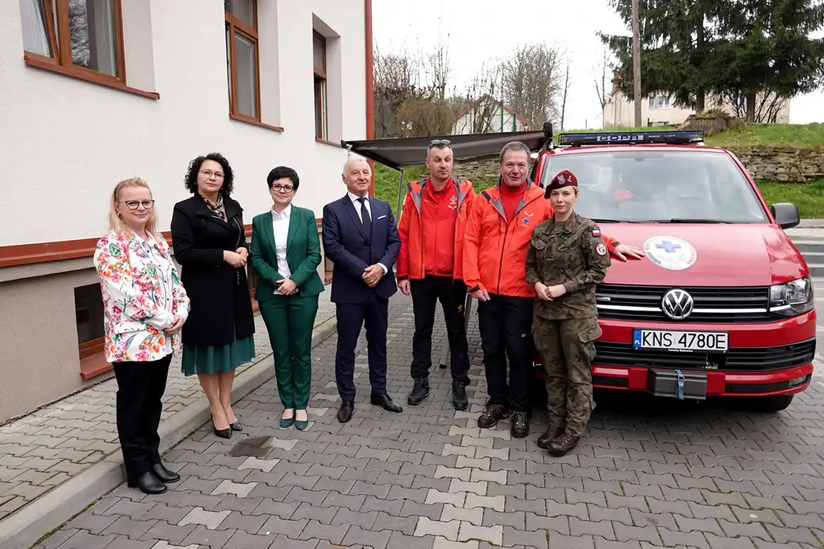 Kilkuset uczniów klas ósmych na Dniach Otwartych Zespół Szkół w Marcinkowicach