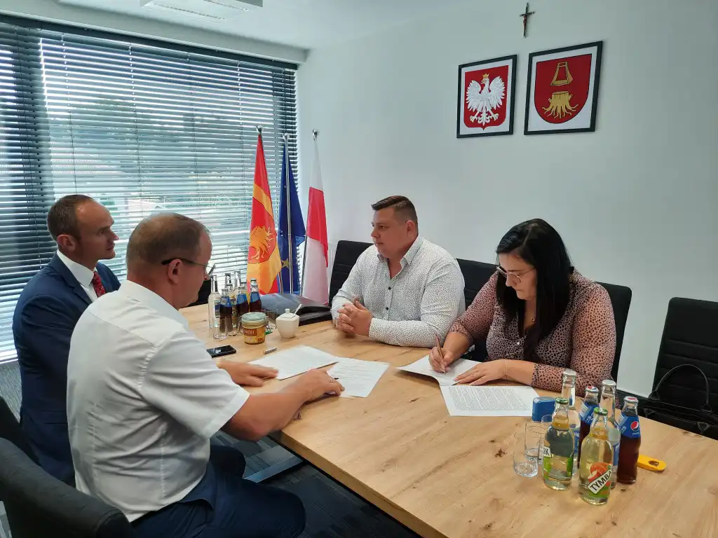 Remont uszkodzonego przez nawałnicę dachu w Koniuszowej wkrótce się rozpocznie. Umowa podpisana