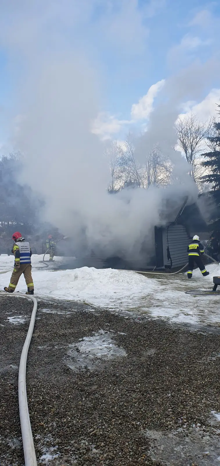 Pożar w Tyliczu. Płonął drewniany budynek gospodarczy