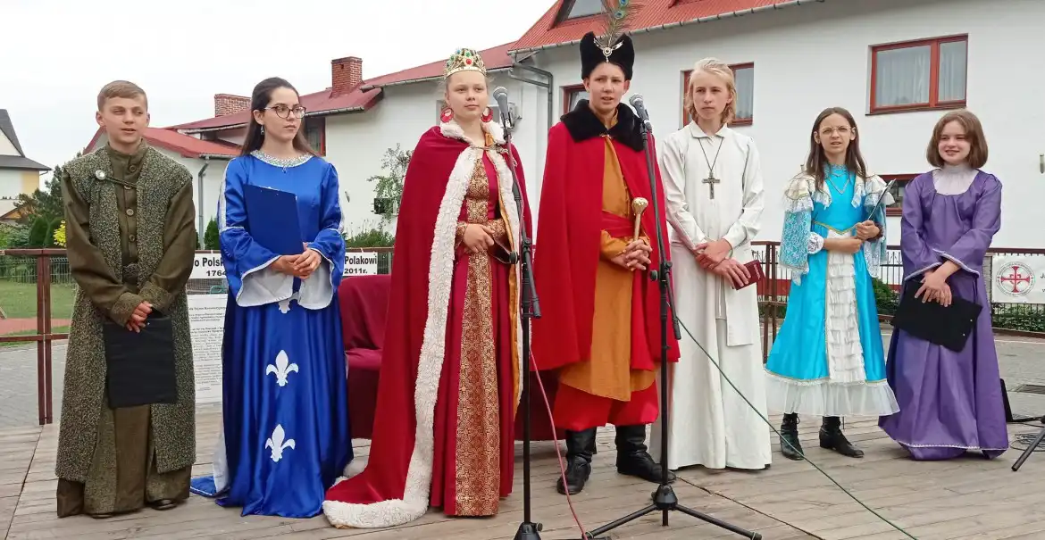 Monumentalna Wiktoria Wiedeńska w Podegrodziu i Starym Sączu