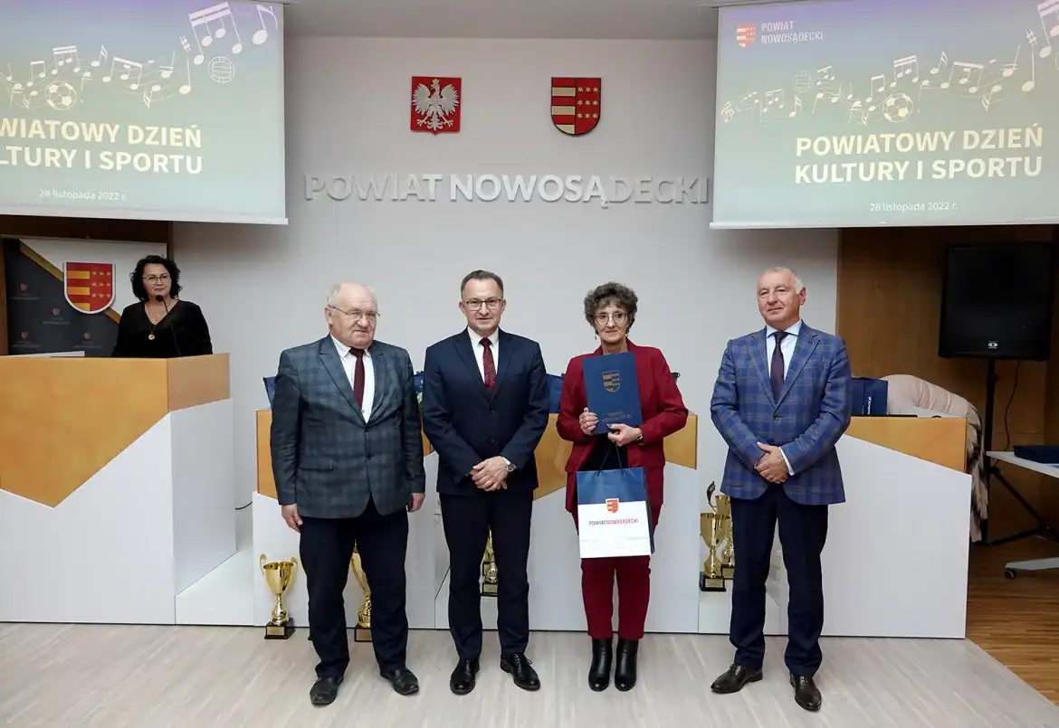 Nagrody starosty z okazji Powiatowego Dnia Działacza Kultury i Sportu