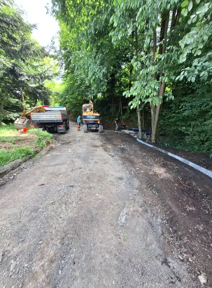 Nowe oblicze „Kopanej Drogi”. Trwa modernizacja ważnej trasy w gminie Tymbark