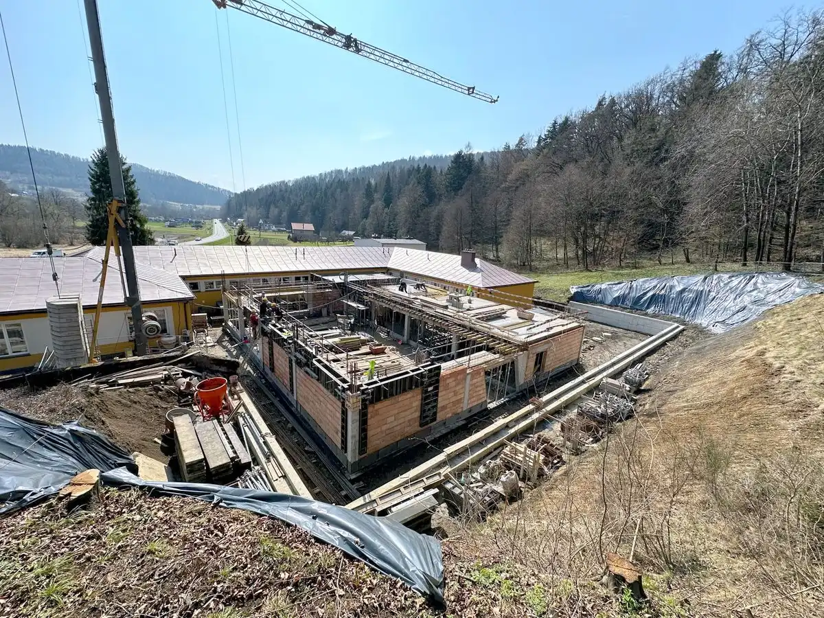 Nowoczesna sala gimnastyczna w Witowicach Dolnych. Budowa w toku