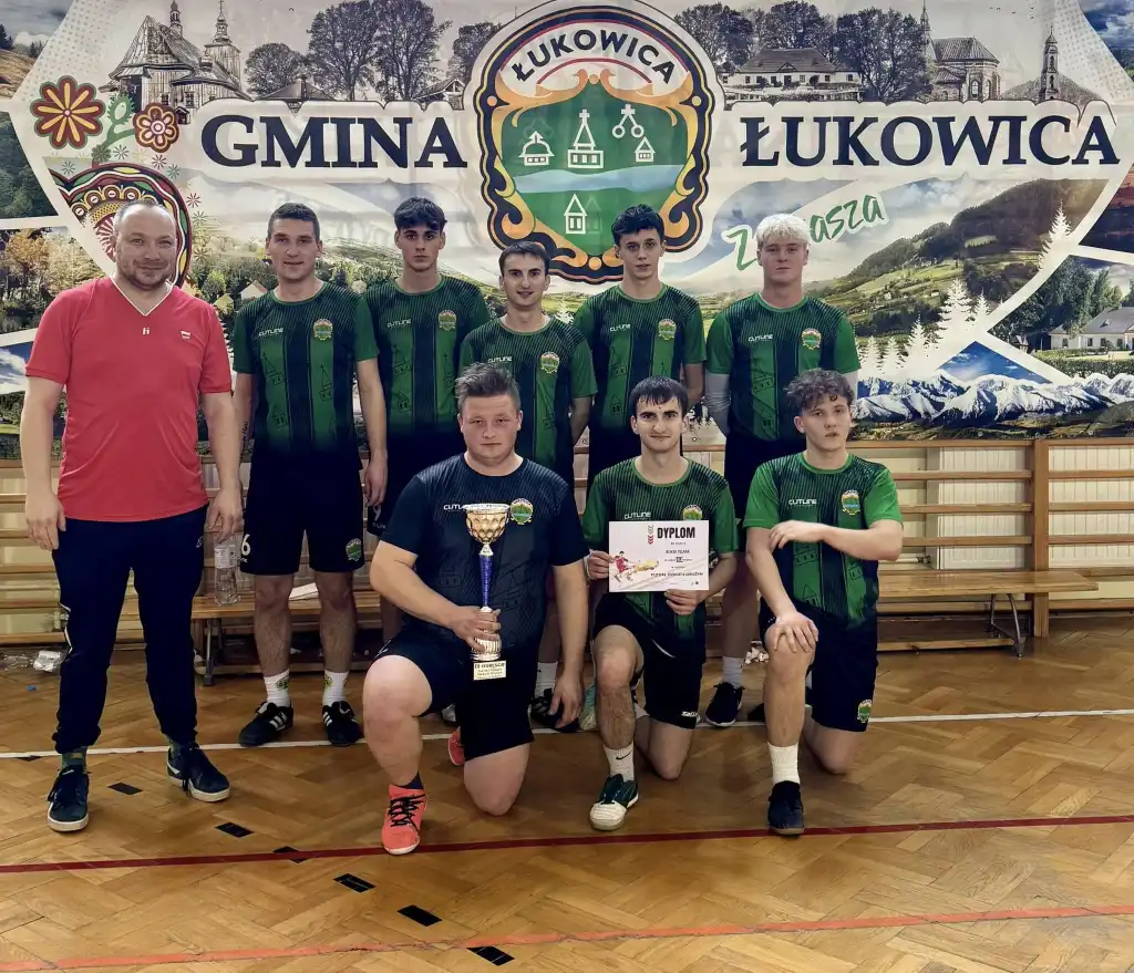 Czarne Mamby triumfują w turnieju futsalu dzikich drużyn