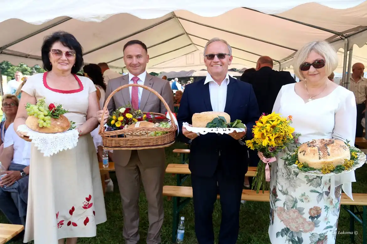 Uroczystość dożynkowa gminy Grybów w Sądeckim Bartniku