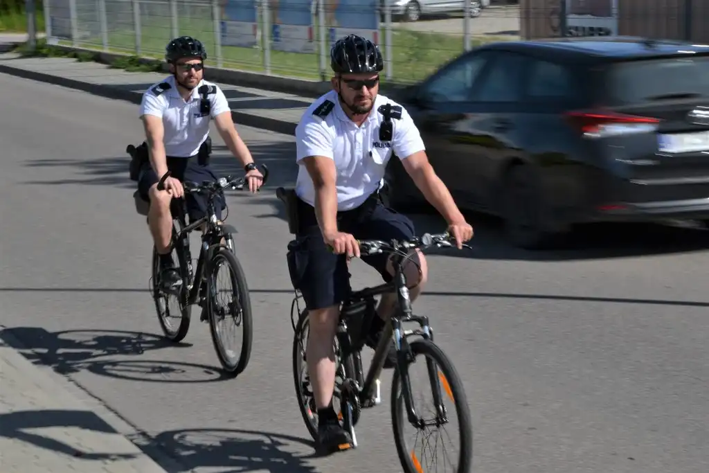 Policjanci zachęcają do wstąpienia w swoje szeregi