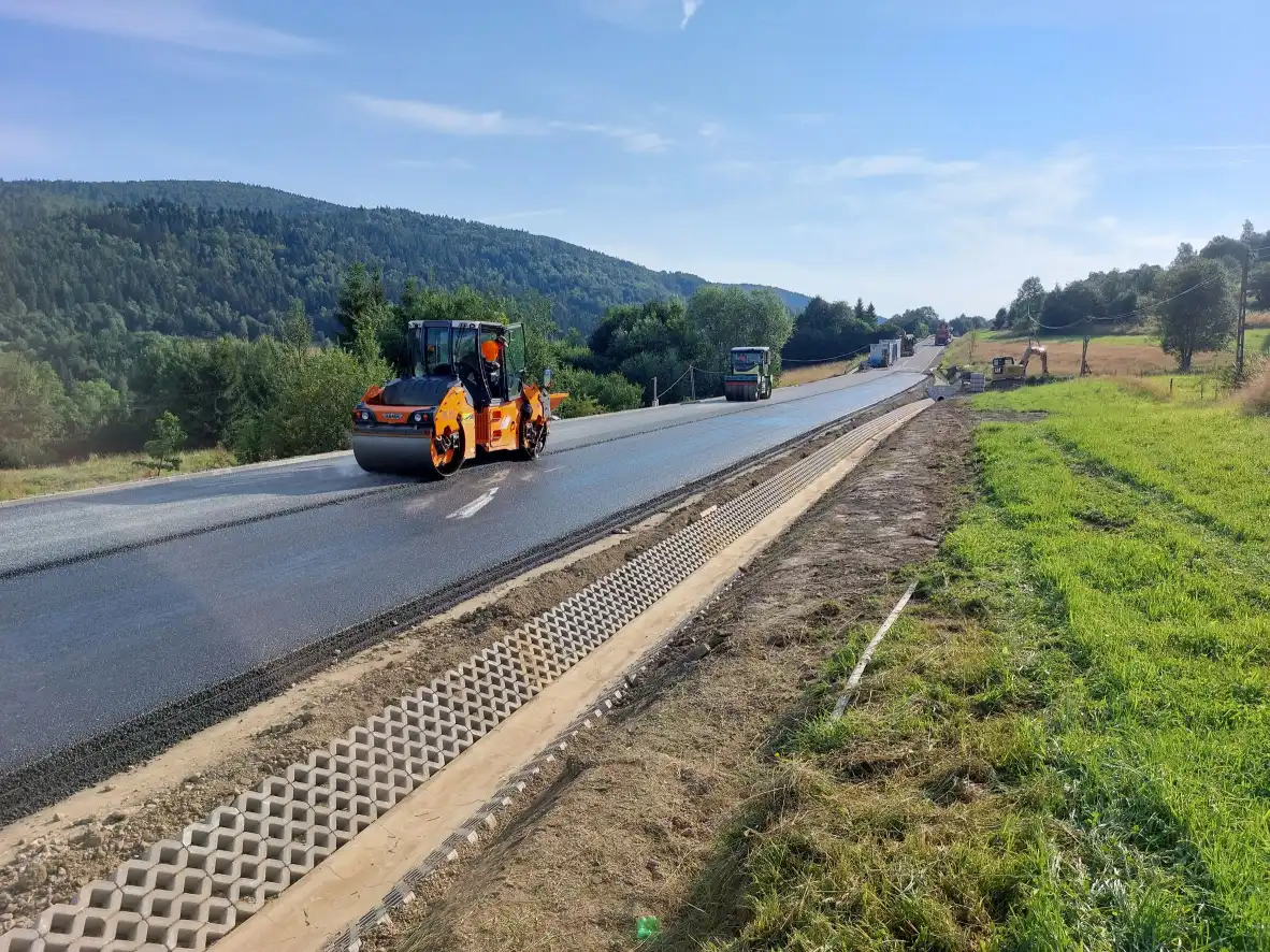 Prace na DK28 w Kasinie Wielkiej bliskie zakończenia. Możliwe otwarcie trasy już niebawem