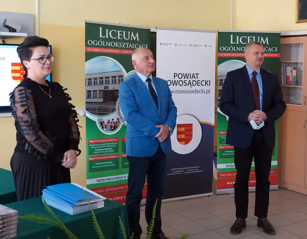 Kolejni uczniowie ze stypendium od starosty nowosądeckiego
