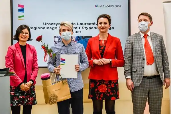 W Nowym Sączu odbyła się uroczysta gala dla stypendystów Regionalnego Programu Stypendialnego