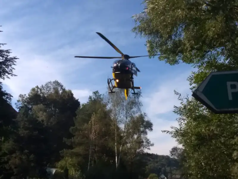 Wypadek w Przydonicy. Samochód zderzył się z hulajnogą. W akcji śmigłowiec LPR