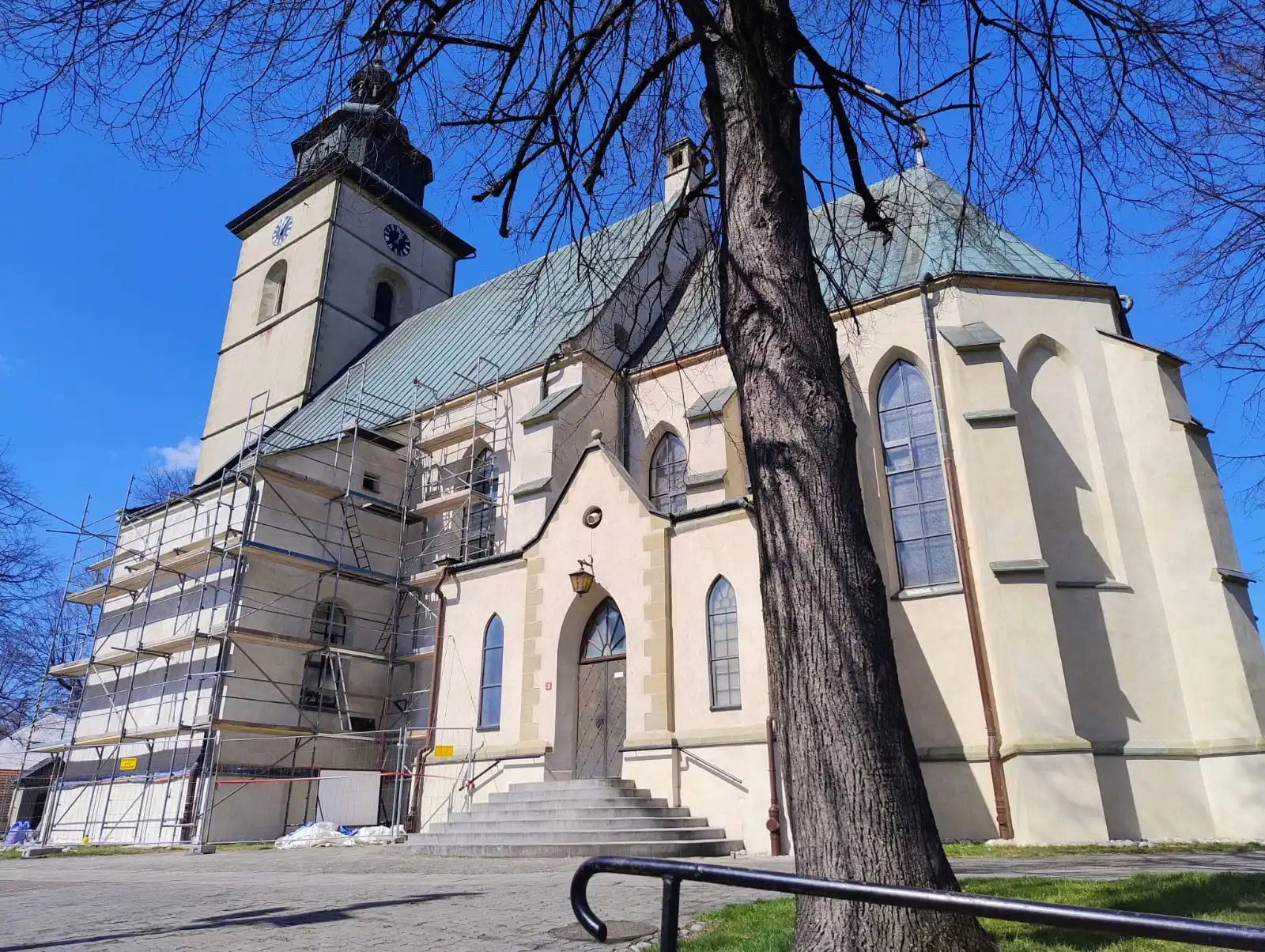 Kościół św. Elżbiety Węgierskiej w Starym Sączu odzyskuje blask