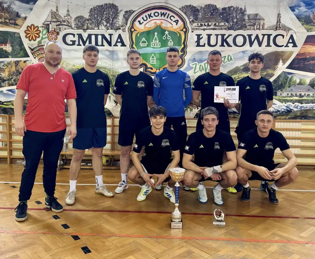 Czarne Mamby triumfują w turnieju futsalu dzikich drużyn