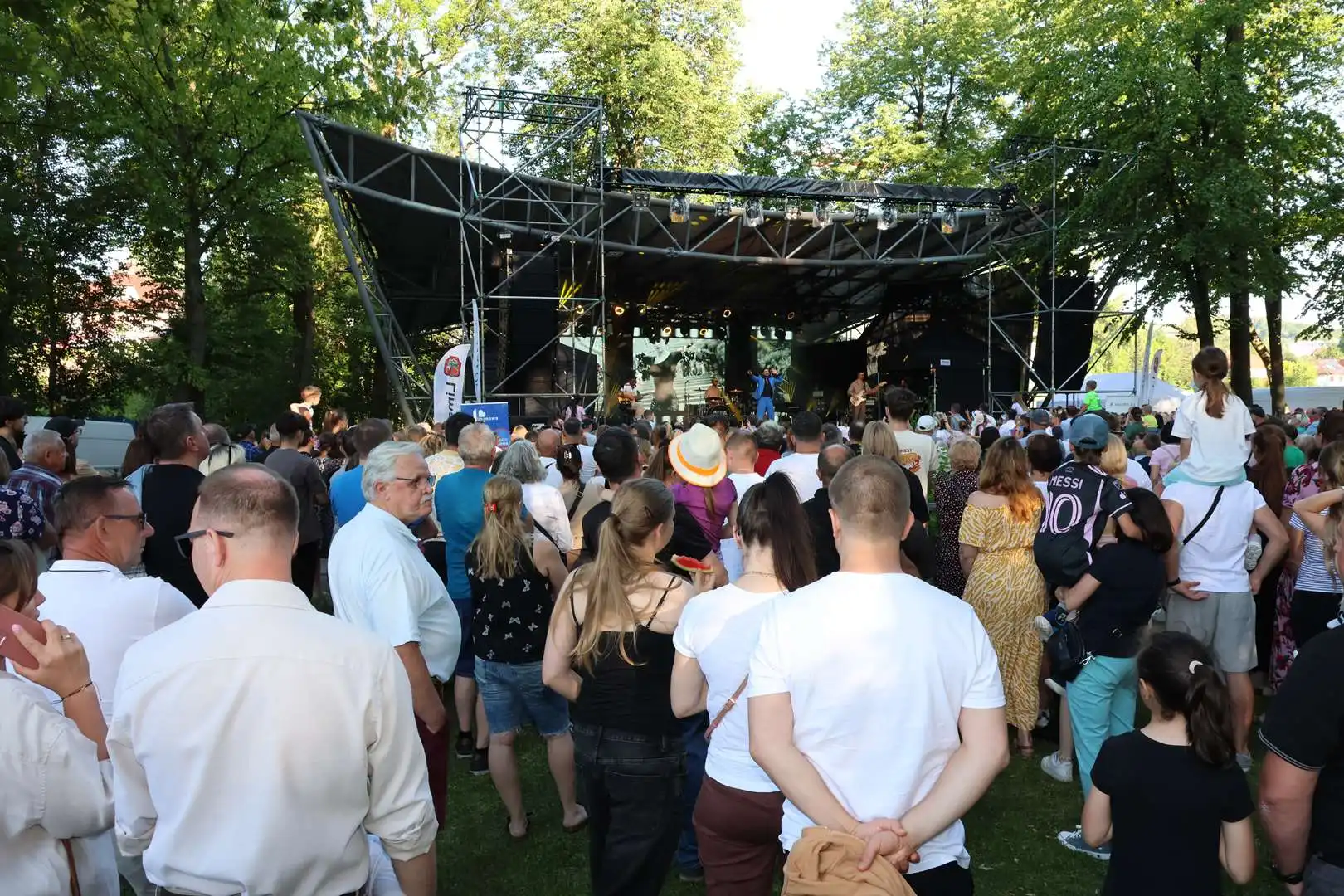 Rodzina w centrum uwagi. Limanowski piknik pełen radości i muzyki