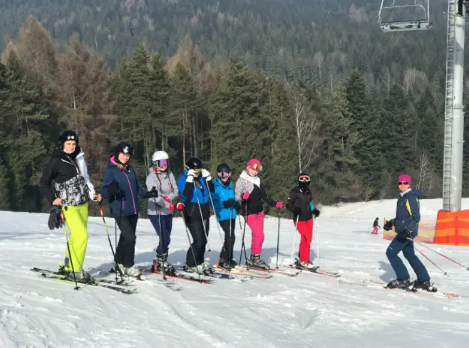 Studenci Instytutu Kultury Fizycznej odbywają zajęcia praktyczne na obozie sportowym
