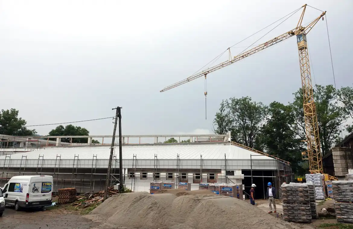 Budowa hali sportowej w Marcinkowicach przebiega zgodnie z planem