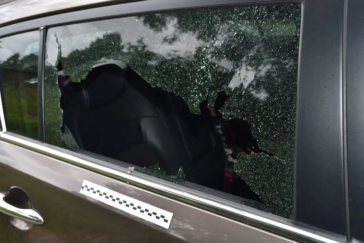 Uszkodził 10 pojazdów. 35-latek może trafić za kratki nawet na 5 lat