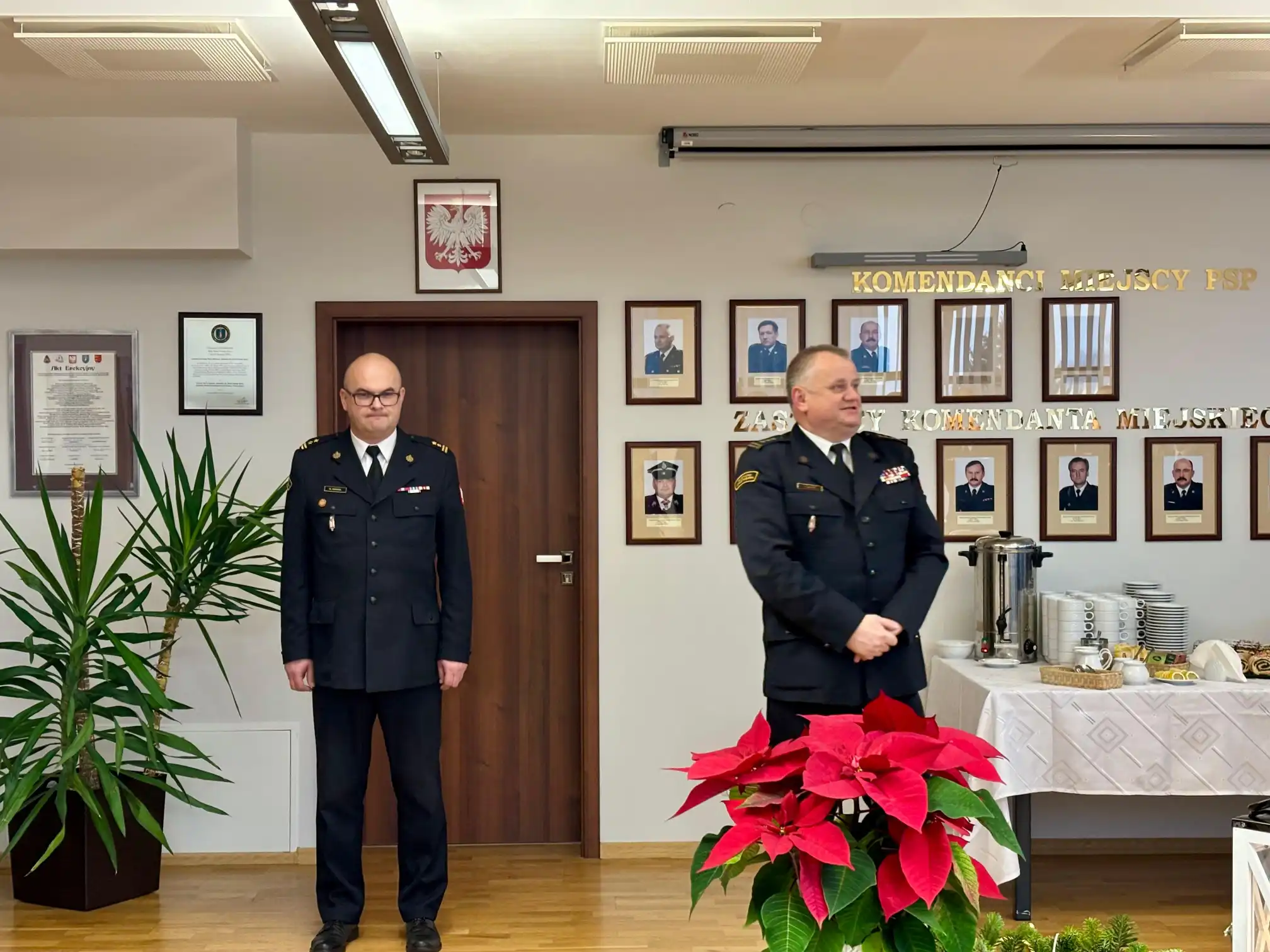 Strażacy w Nowym Sączu. Wigilijna uroczystość i odsłonięcie tablicy pamiątkowej