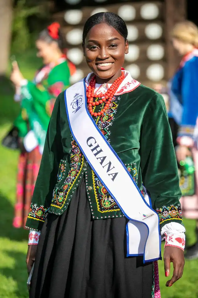 Kandydaci Miss Supranational 2021 w Sądeckim Parku Etnograficznym