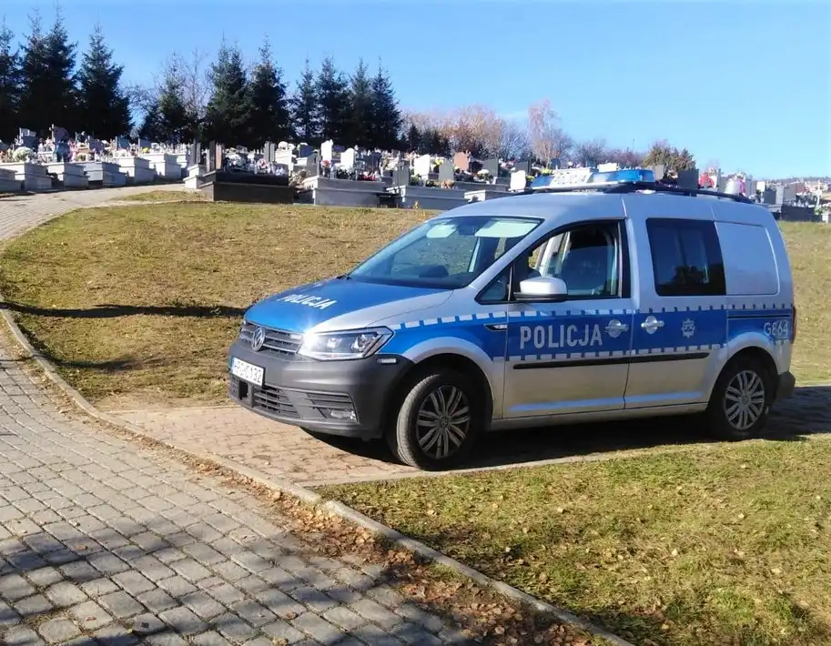 Porady policjantów dotyczące bezpieczeństwa podczas Wszystkich Świętych