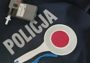 Jeden jechał mimo zakazu, drugi miał 2,5 promila. Nieodpowiedzialni kierowcy na drogach Powiatu Gorlickiego
