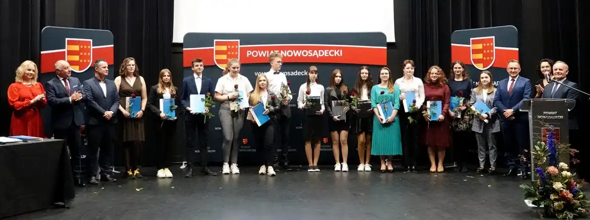125 tysięcy złotych dla zdolnych uczniów ze szkół prowadzonych przez powiat nowosądecki