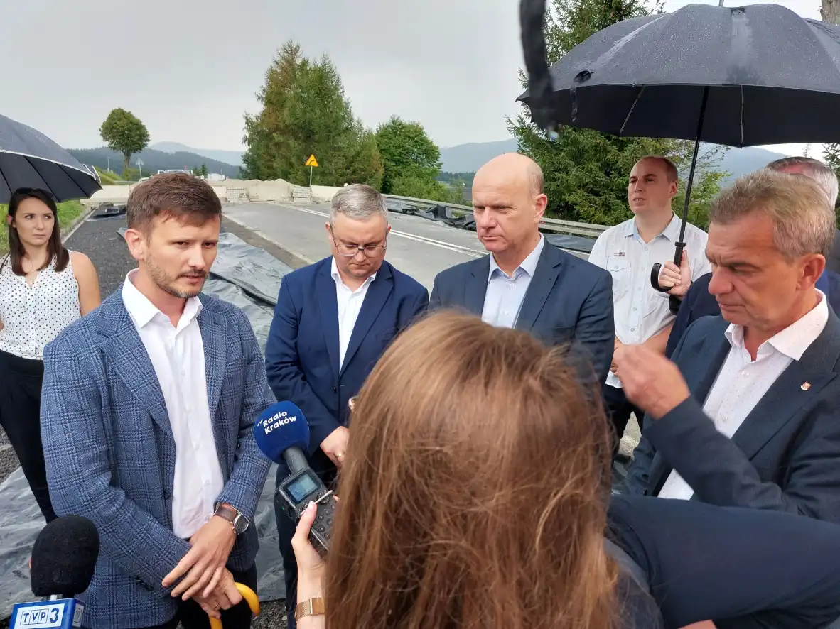 Osuwisko na drodze 28 nadal się pogłębia